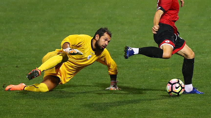 UEFA seçti! Serkan, haftanın oyuncusu!